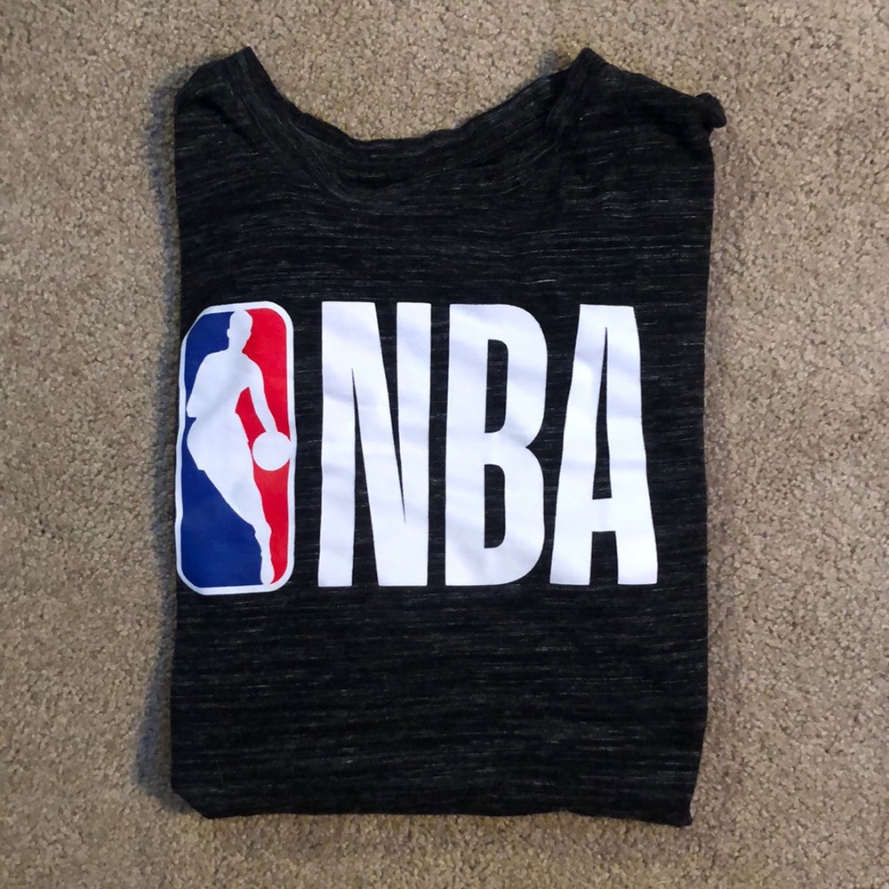 Men’s medium NBA Shirt